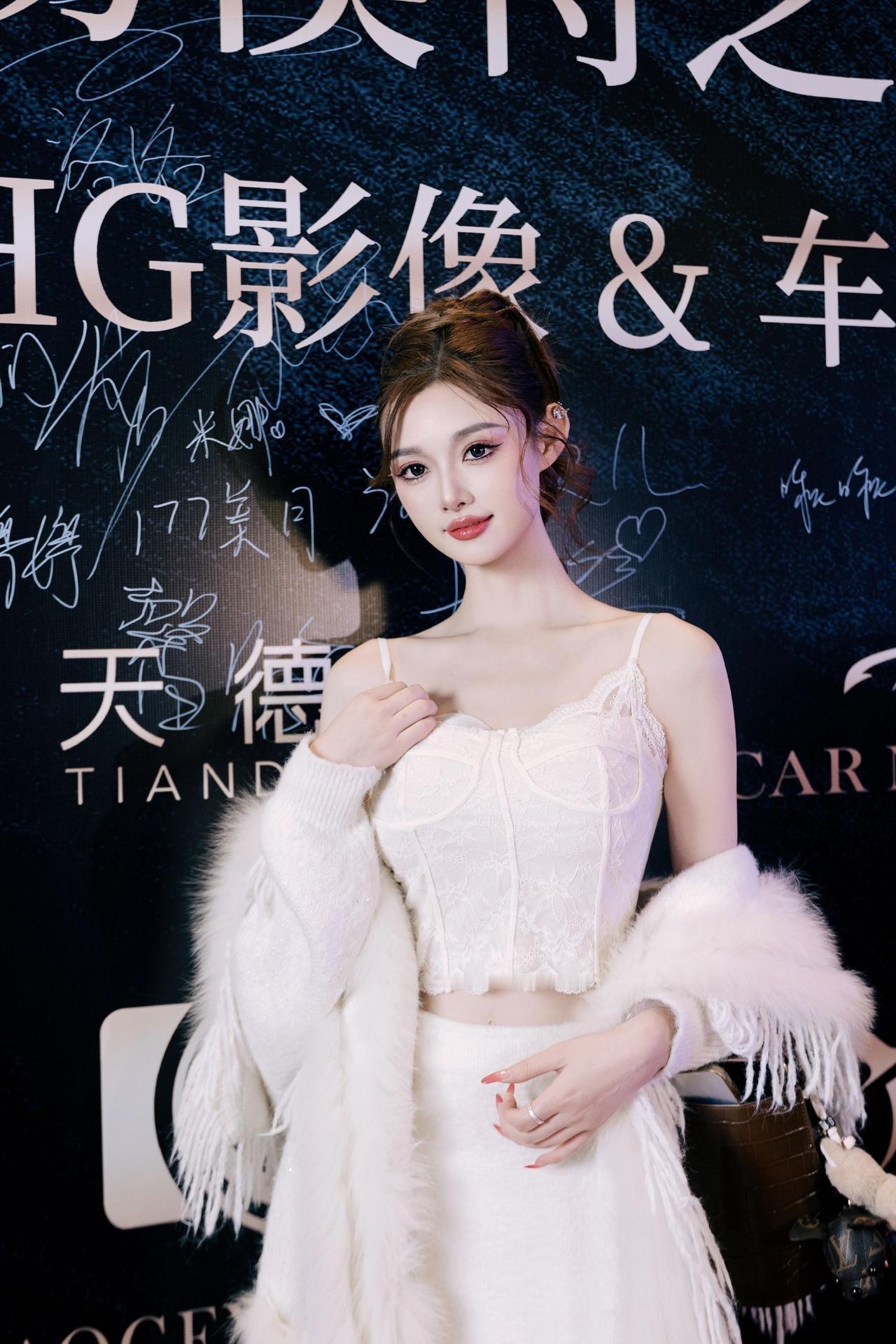 模特小姐姐:@177美月🦋（养伤版