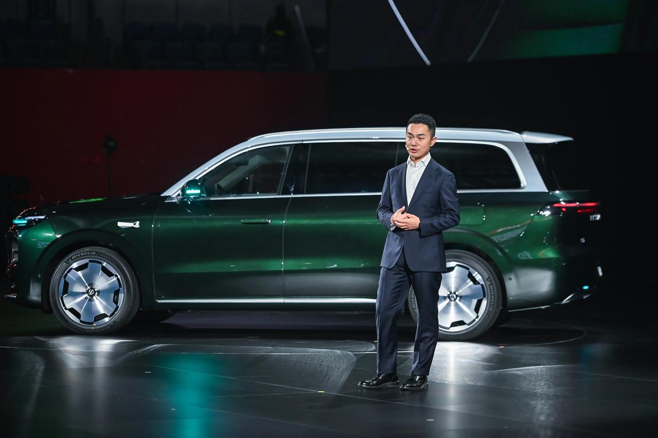 全球一线供应商来助阵！零跑D19正式发布。 在零跑10周年大会上，零跑旗舰S