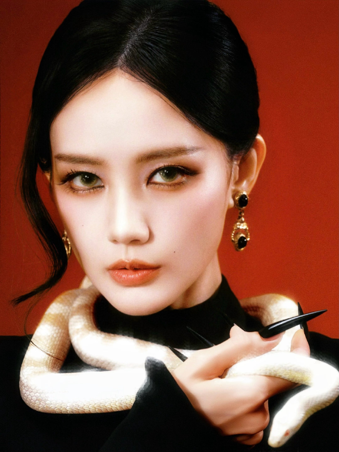 🐍李一桐近期看过的最有sense的出发图💧#李一桐脖子盘蛇#​