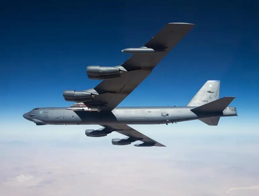 一架轰炸机装3.2万公斤炸弹：B-52为何服役70多年还让世界忌惮？很多人看到