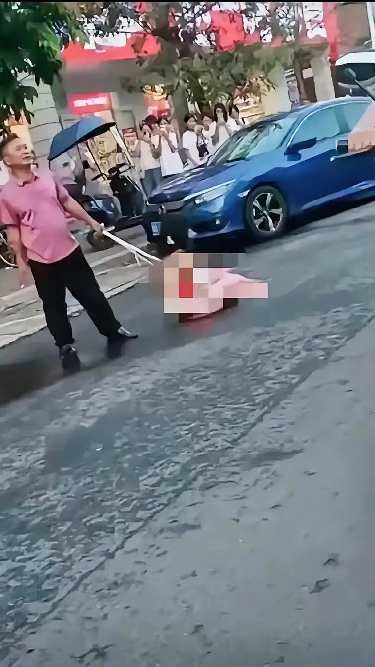妻子趁丈夫出差的期间，多次约小男友来自家中，本以为瞒得天衣无缝，没想到丈夫却提前