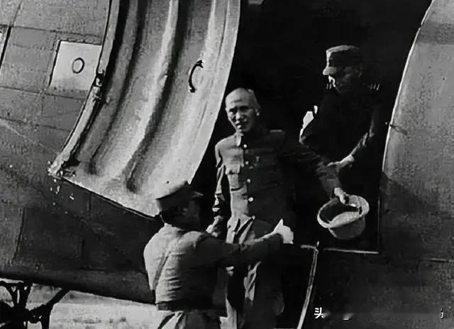 1949年8月29日，李宗仁从广州乘飞机来到台北去见蒋介石。见面后，李宗仁表示：