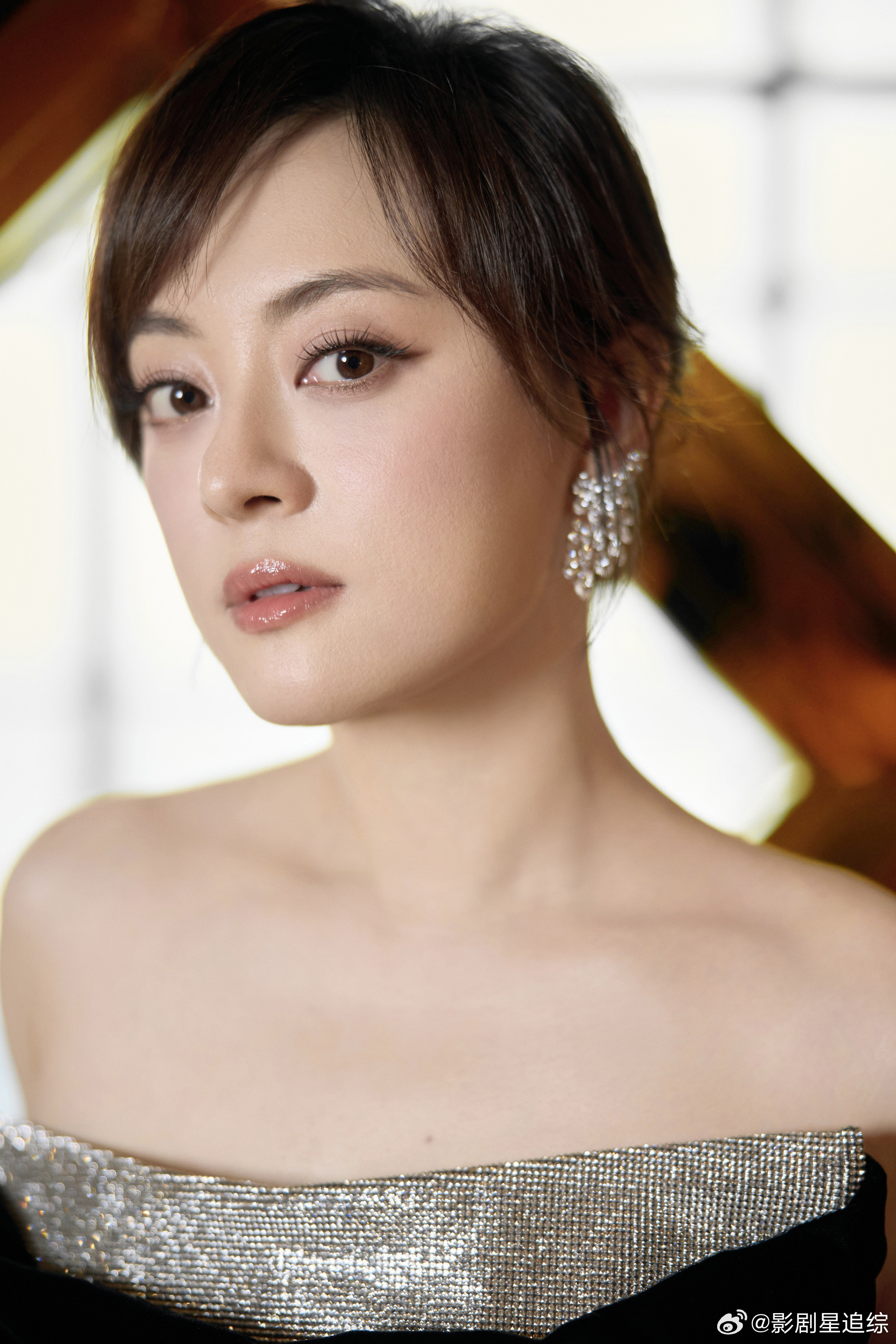 红发还原了孙俪的美貌可是我们娘娘就是这么的百变百搭呀，不管什么角色什么妆造都能