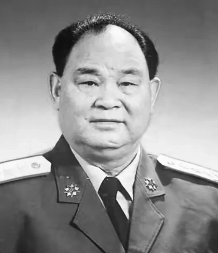 1992年3月，成都军区司令张太恒到北京开会，这时中央军委秘书长杨白冰告诉张太恒