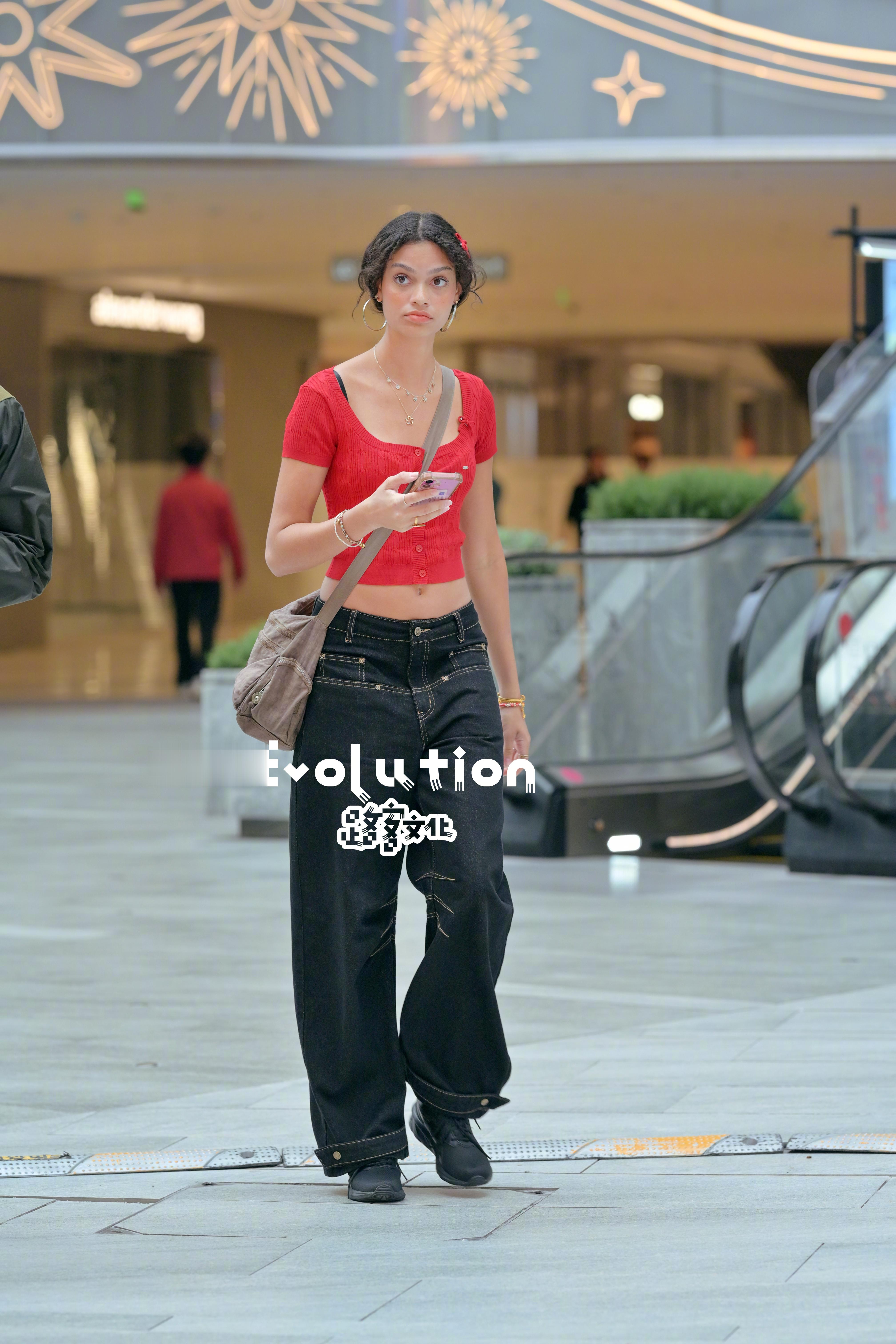 小姐姐很酷哈！