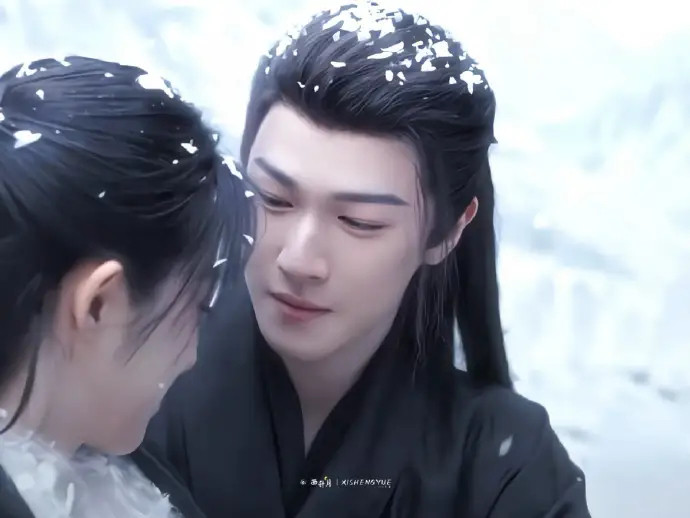 《江湖夜雨十年灯》里最圈粉的居然不是包上恩和周翊然，而是这位自带白月光气质的演员