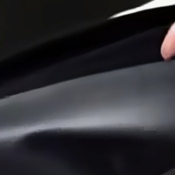 0000草莓的种植密度与种植水平关系很大，弱苗、迟栽、缺肥的田块宜密，定植密度