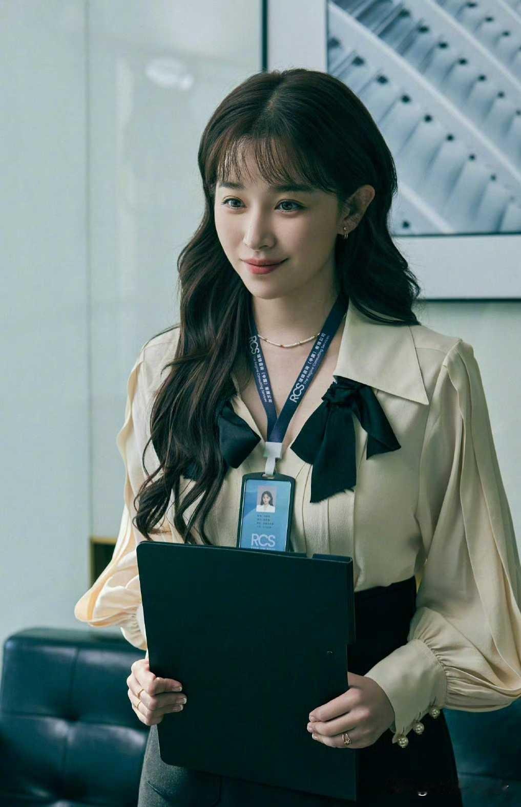 阚清子复工了，这也太快了，阚清子更新了社交账号，虽然照片是之前的剧照，但是看起来