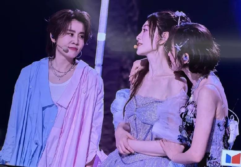 王濛在浪姐综艺，就是吃了颜控的苦。节目组很多姐姐们参加比赛，王濛除了和不同的姐