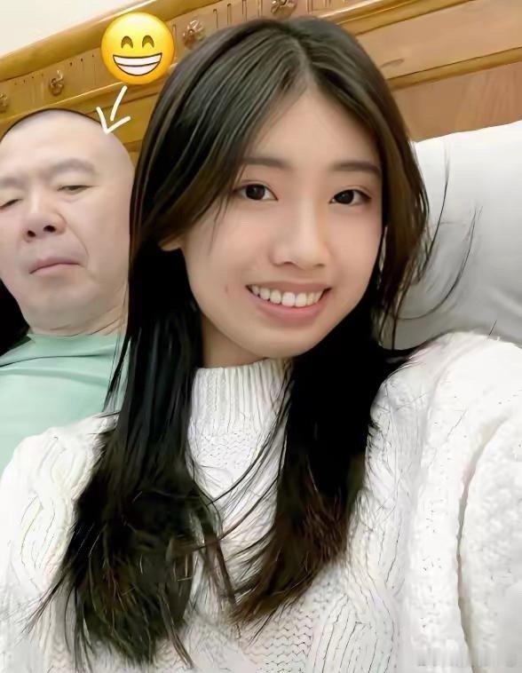 一直说是养女，养着养着，越来越像，就是这么神奇……​​​