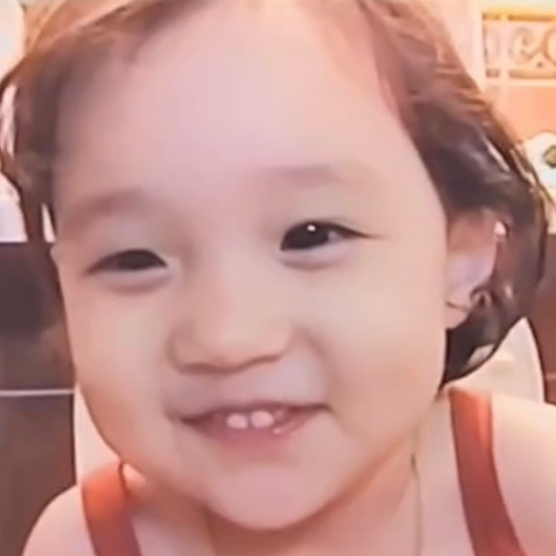 好想啃这个小婴儿​​​