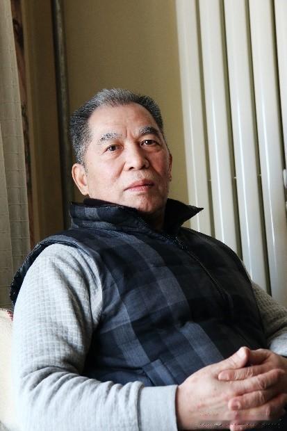 作家梁晓声笔下有一段格外压抑又动人的往事。二十多岁的年轻姑娘意外怀孕，在思想保守