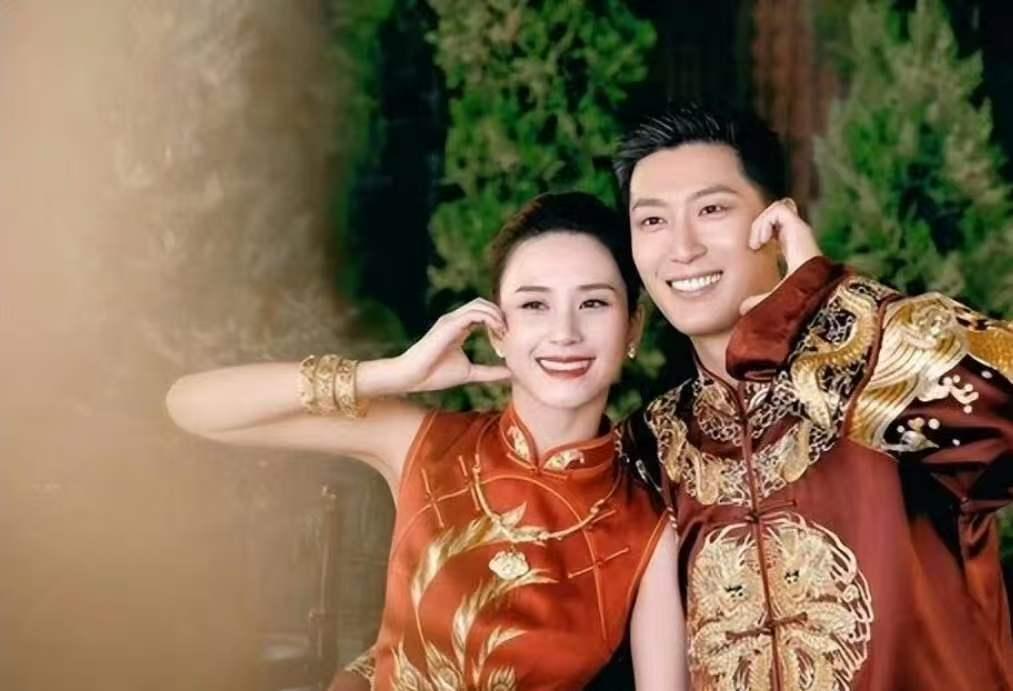 何猷君、奚梦瑶婚礼，对比窦骁、何超莲，可见三房和四太两人格局完全不一样。三房是