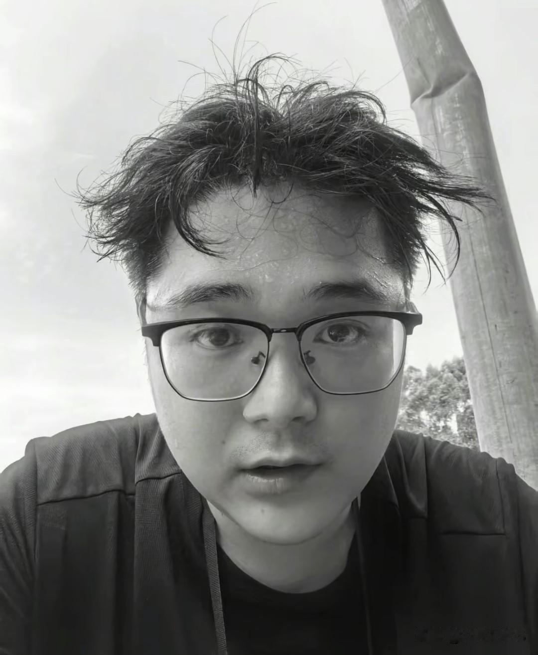 看到这个消息心里一揪！29岁四川小伙广西救灾不幸去世！党鑫蕊永远留在救援路上。