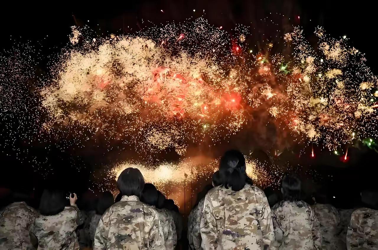 军史中的除夕，1935年2月3日，甲戌年除夕，住在老乡肖有恩家的教员，分到一碗腊