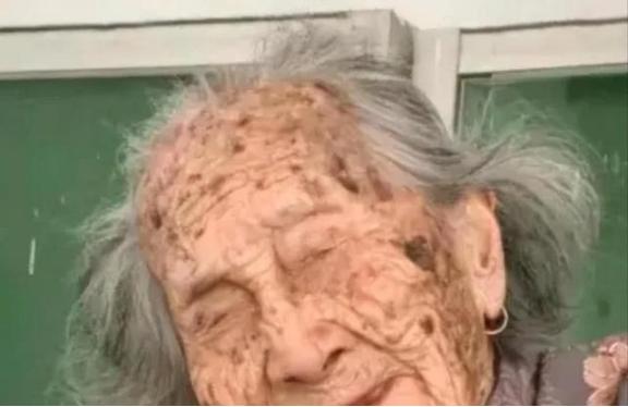 中国长寿之母”2025年元旦离世，1902年出生的林蛇母，一共有100多名儿孙，