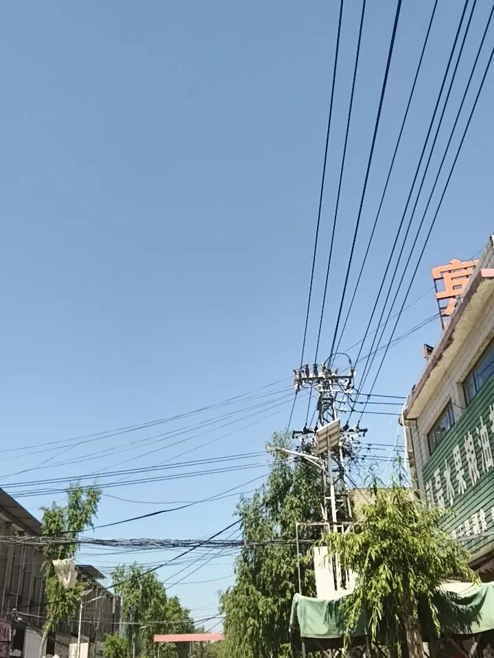 五一节，天气晴朗，万里无云，气温适宜，要不要来一场说走就走的旅行？