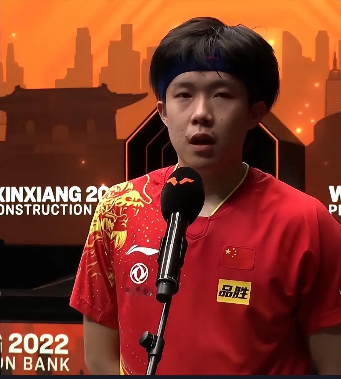国乒男队队长王楚钦在谈到搭档孙颖莎时，满是钦佩和赞许，他表示、孙颖莎天赋非常