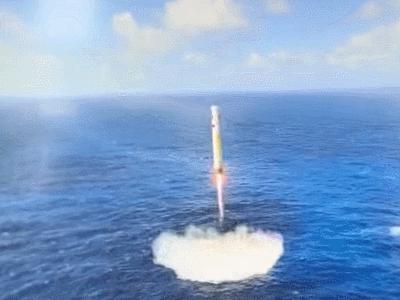 要我怎么来夸你呢？长10和梦舟首次搭班子组合，就来了一个完美亮相。老美的登月计