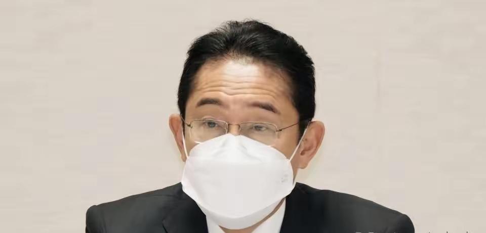 掐住脉门！日本高官访华吃闭门羹，高市早苗的嘴硬撑不住了疼了？中国的反制，掐