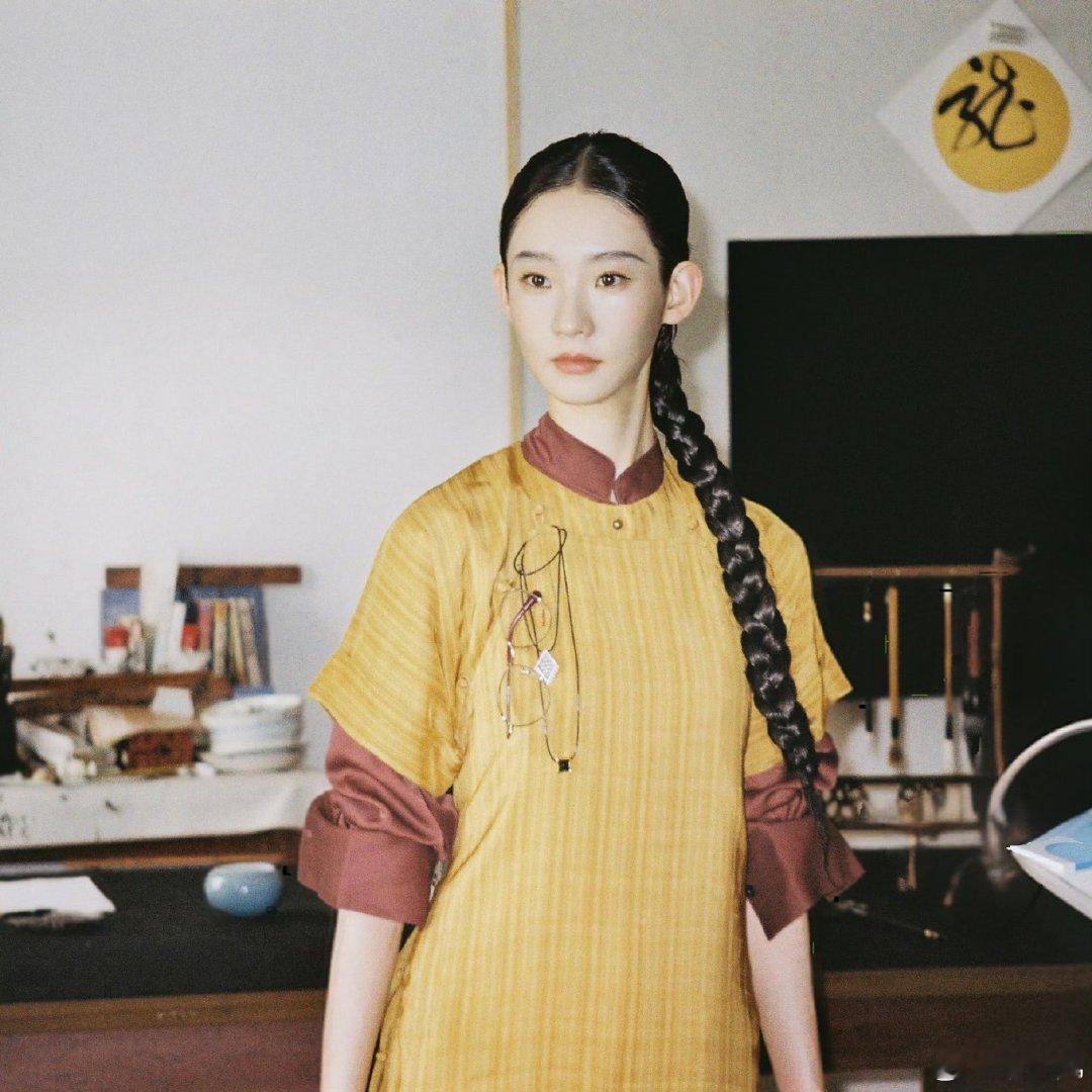 张艺凡新中式造型张艺凡中式美人​中式美人​​​