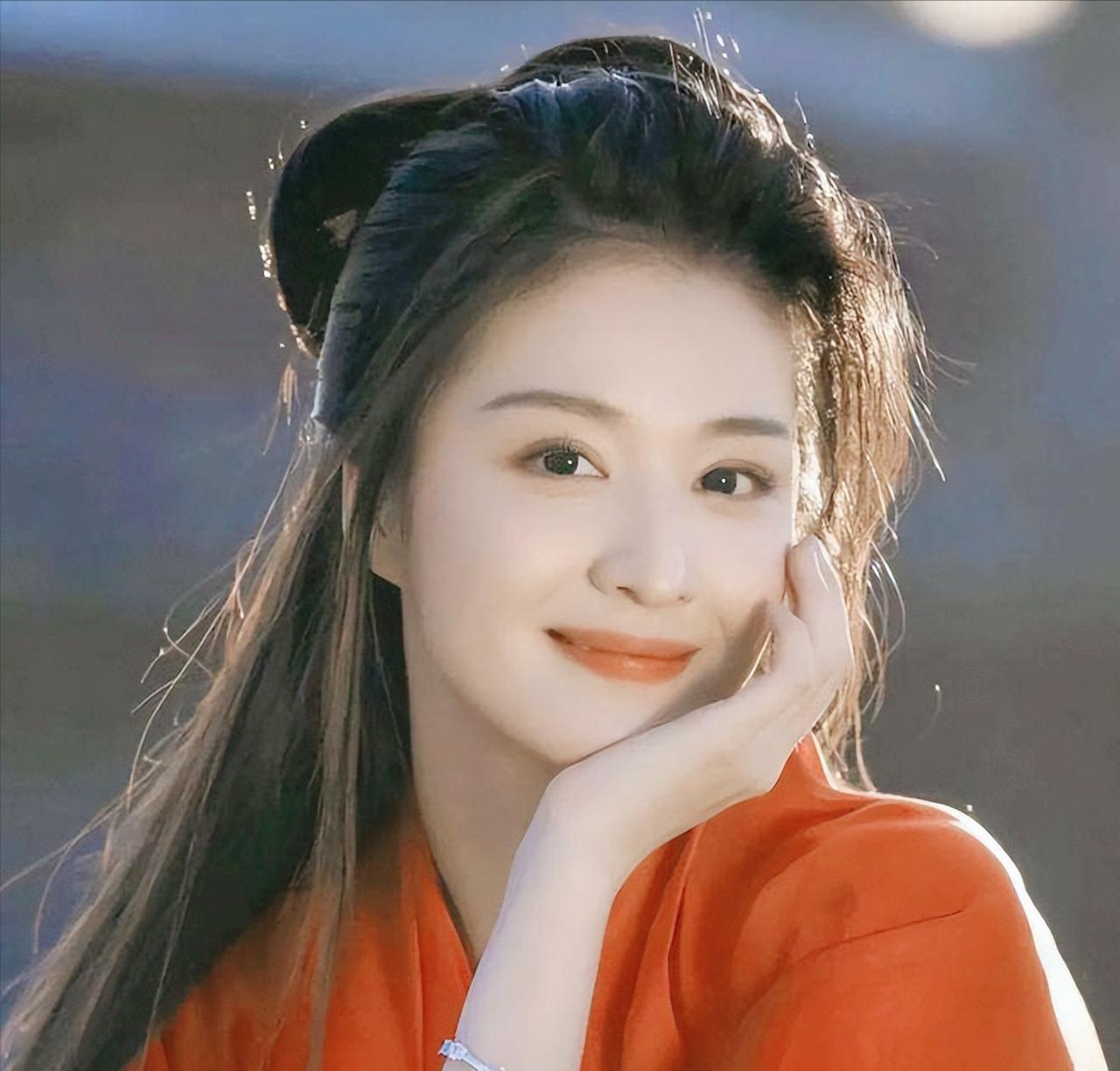 1363年，35岁的朱元璋冲进陈友谅后宫，抢走了他才18岁的妃子达氏，达氏后来给