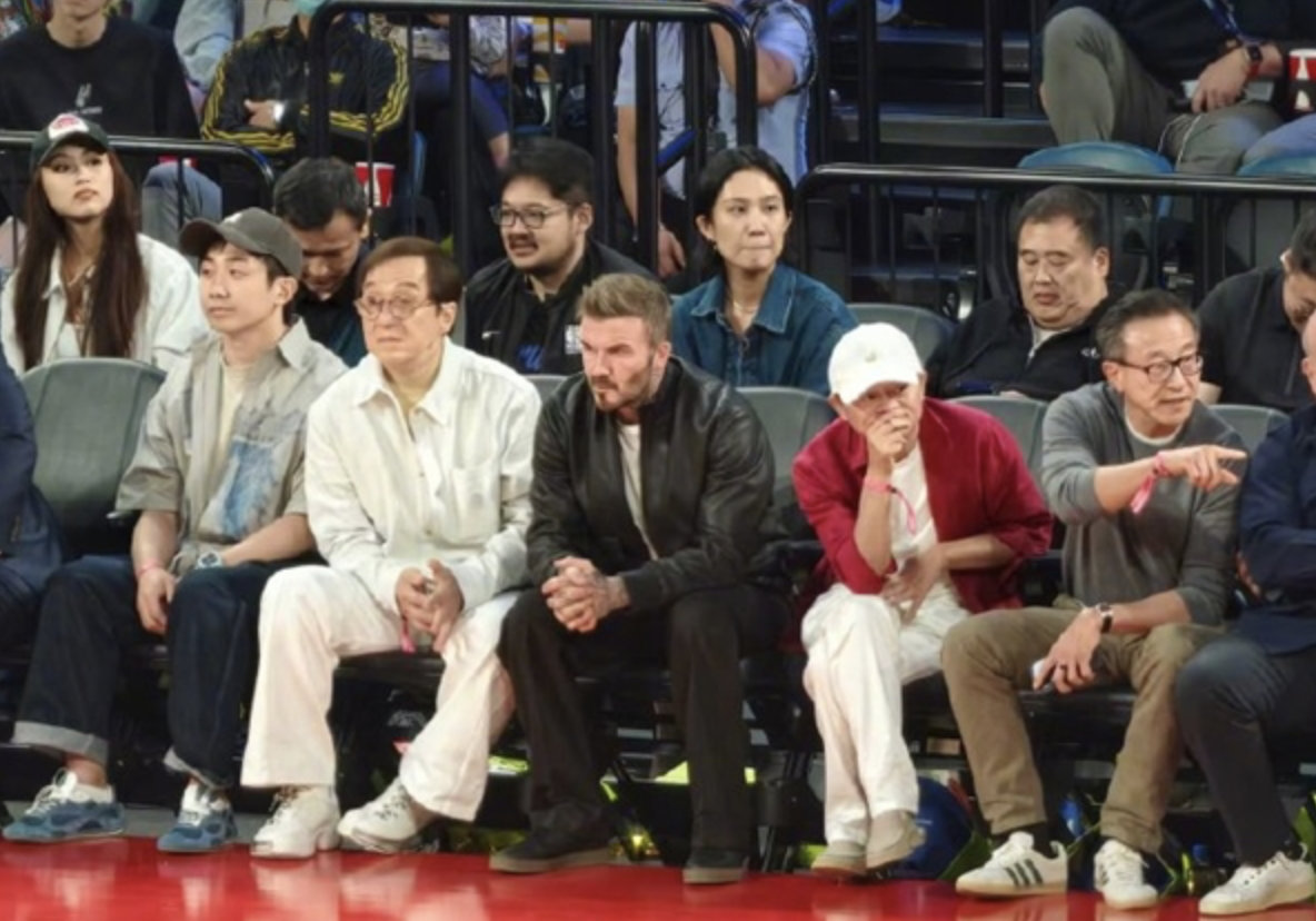 【马云与成龙贝克汉姆同框看球】10月10日消息，2026年NBA中国赛昨日在澳门