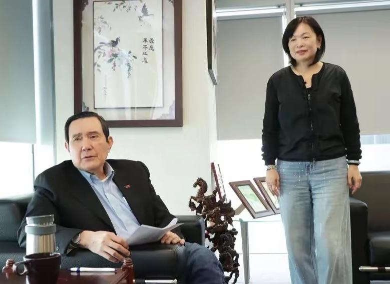 就马英九“失智”这一点，如果说金存在利用马英九的可能，那么萧旭岑作为很早就知道马