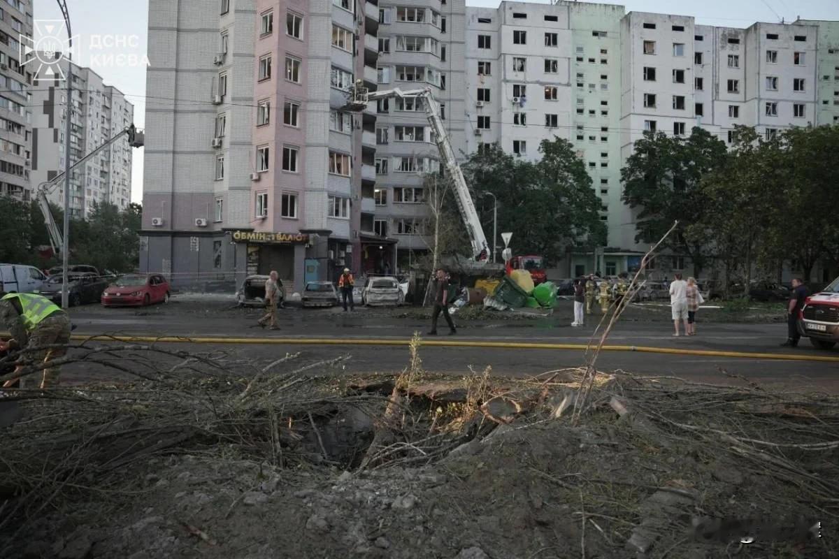 “能拿的全都拿出来”：乌专家解读基辅8月1日大空袭乌克兰航空专家瓦列里·罗曼