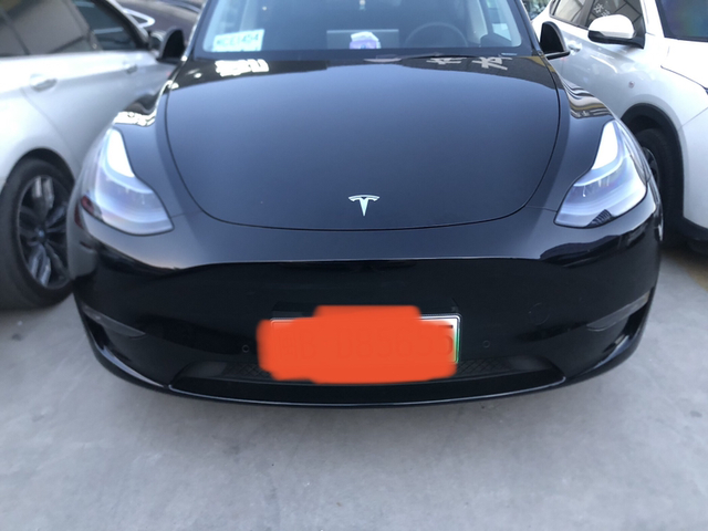 提车两个月了一个字爽1，动力足.一脚油门感觉人都要飞了2.音响特别棒.尤