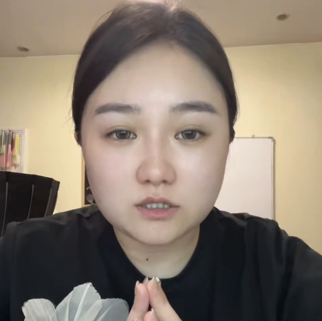 重庆姐弟坠亡案母亲陈美霖官宣新恋情，决定“再勇敢一次”2025年9月24日，
