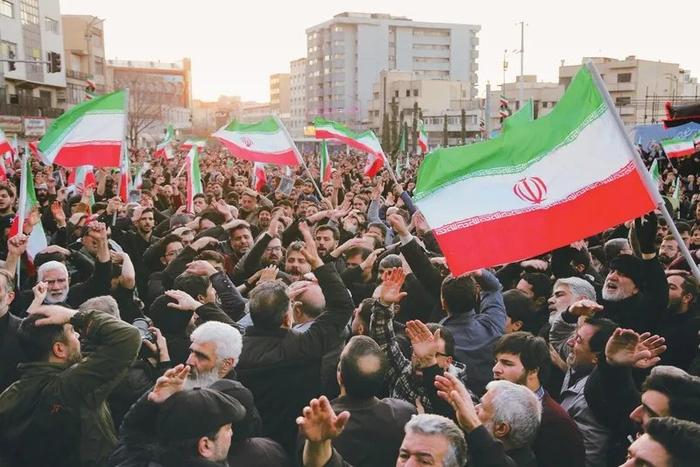 伊朗背后果然有高人，直接抛出了一个让人意想不到的举动 谁也没想到，伊朗最近干