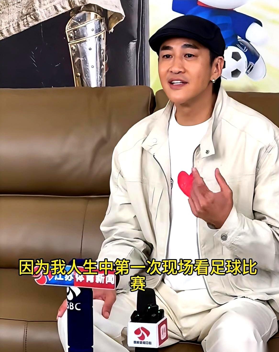 何润东这次去宿迁，本以为只是给一场叫“苏超”的民间球赛站个台，结果他刚一露面，人