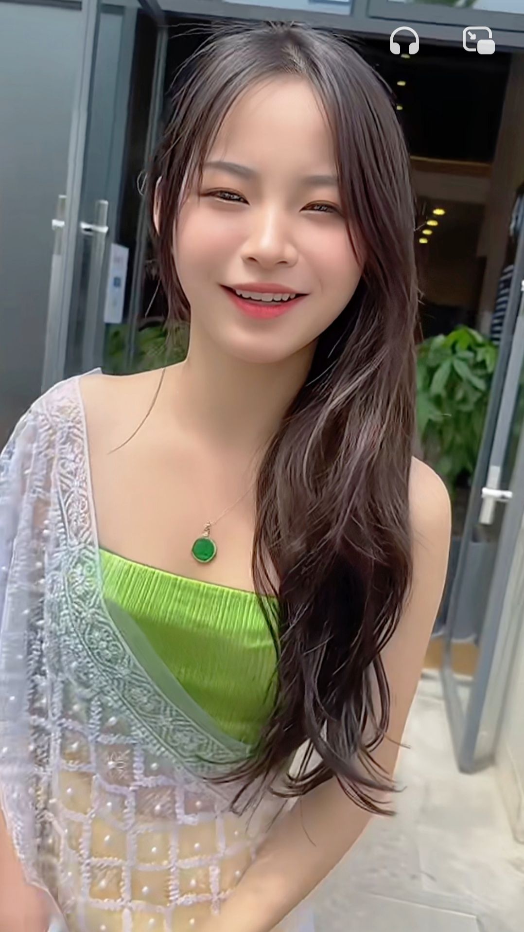 清纯女神甜美可爱穿搭甜妹风好看小姐姐治愈的笑容<!--...