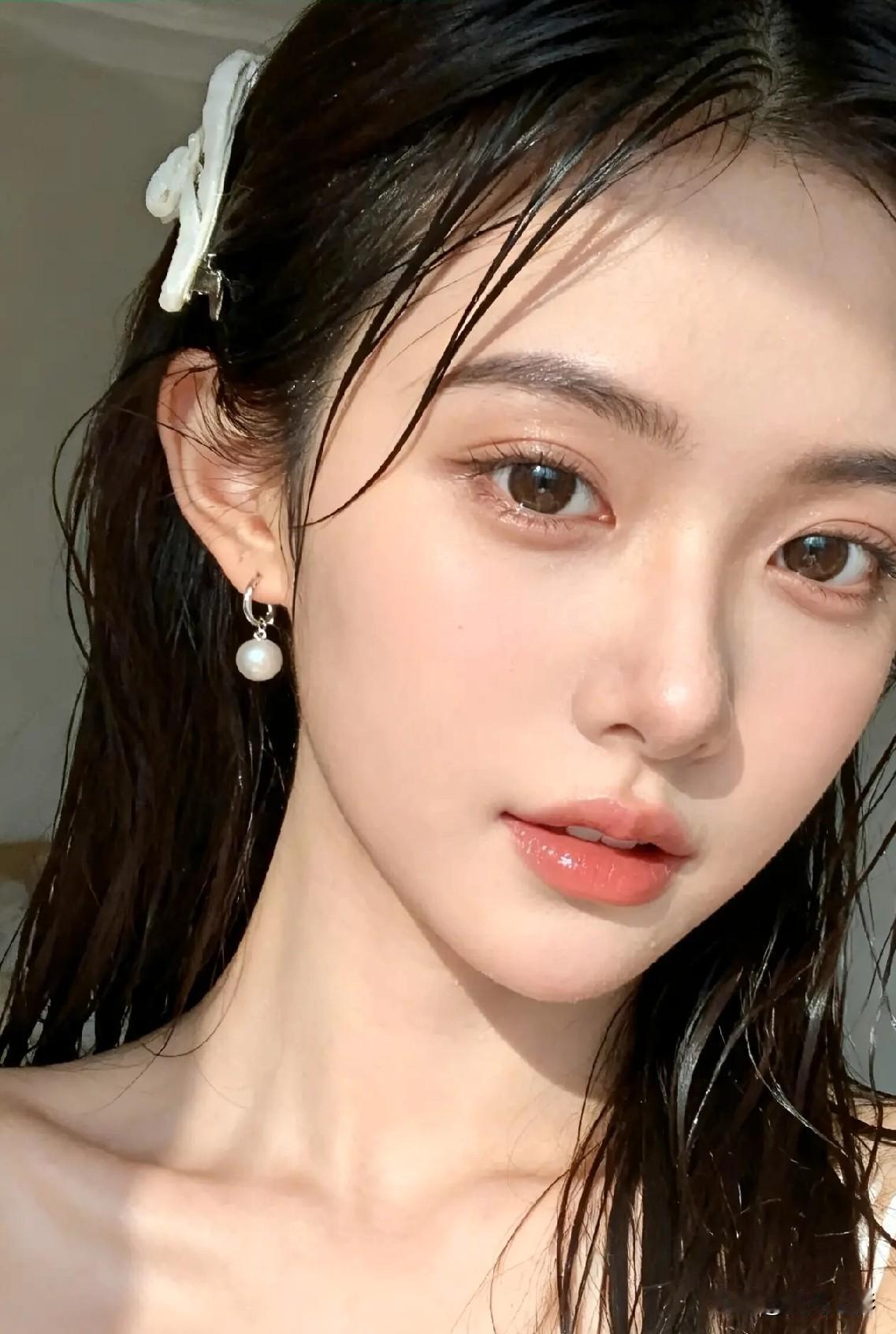 光之影玉颜如花，明眸似水。你有哪些适合大学生的好看短裙