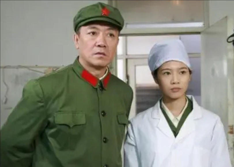 太可惜!曾演李幼斌“女儿”，27岁离世,坐月子被富豪丈夫家暴。要说娱乐圈里的