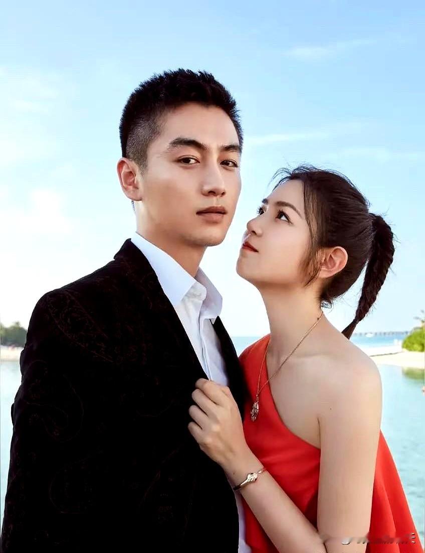 陈晓拍完戏回家的那个晚上，估计压根没想到一杯咖啡能喝出这么大动静。他开口让陈妍希给弄杯手磨的，那边想