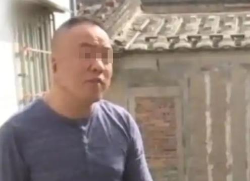 福建断臂男子独自赡养父母20年，为还外债卖掉老房子，谁知母亲偷偷给国外的3个儿女