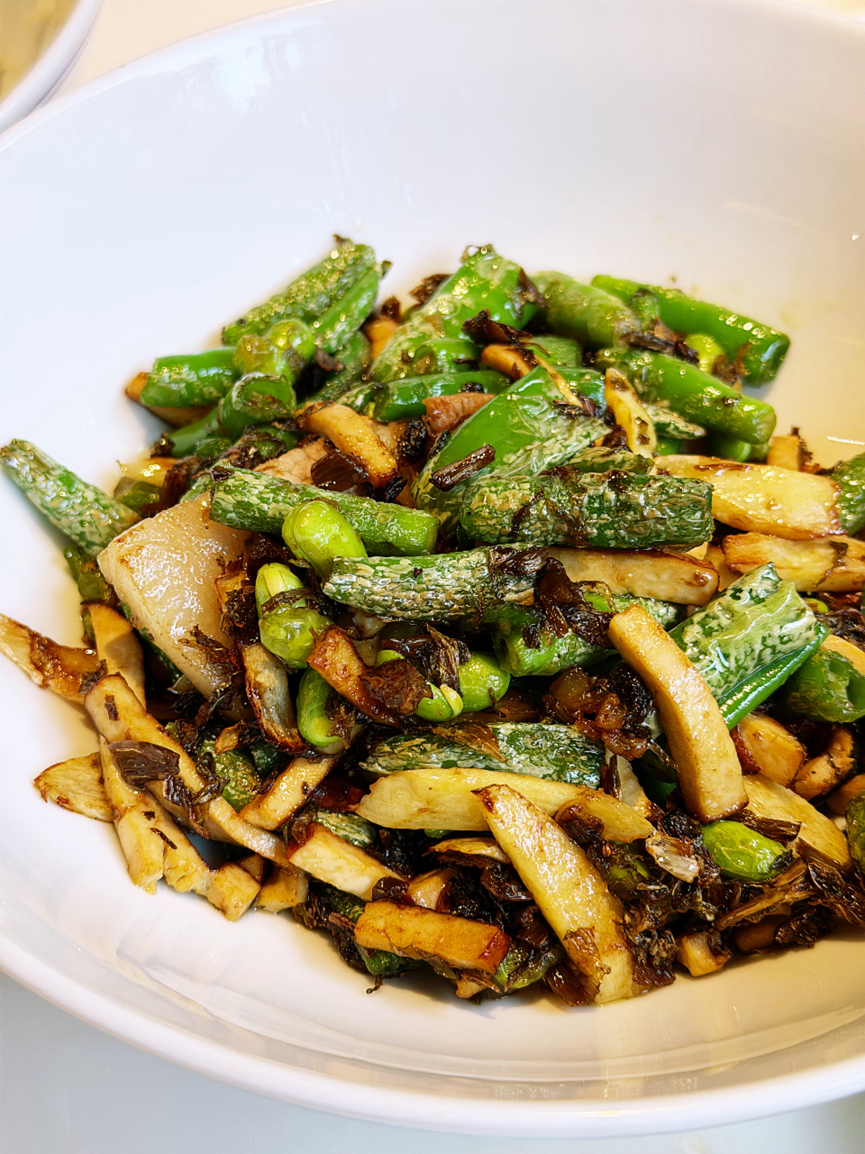 常听人说“杭州是美食荒漠”，我都不接话。你有你觉得，但我完全不认可，我也不想说服