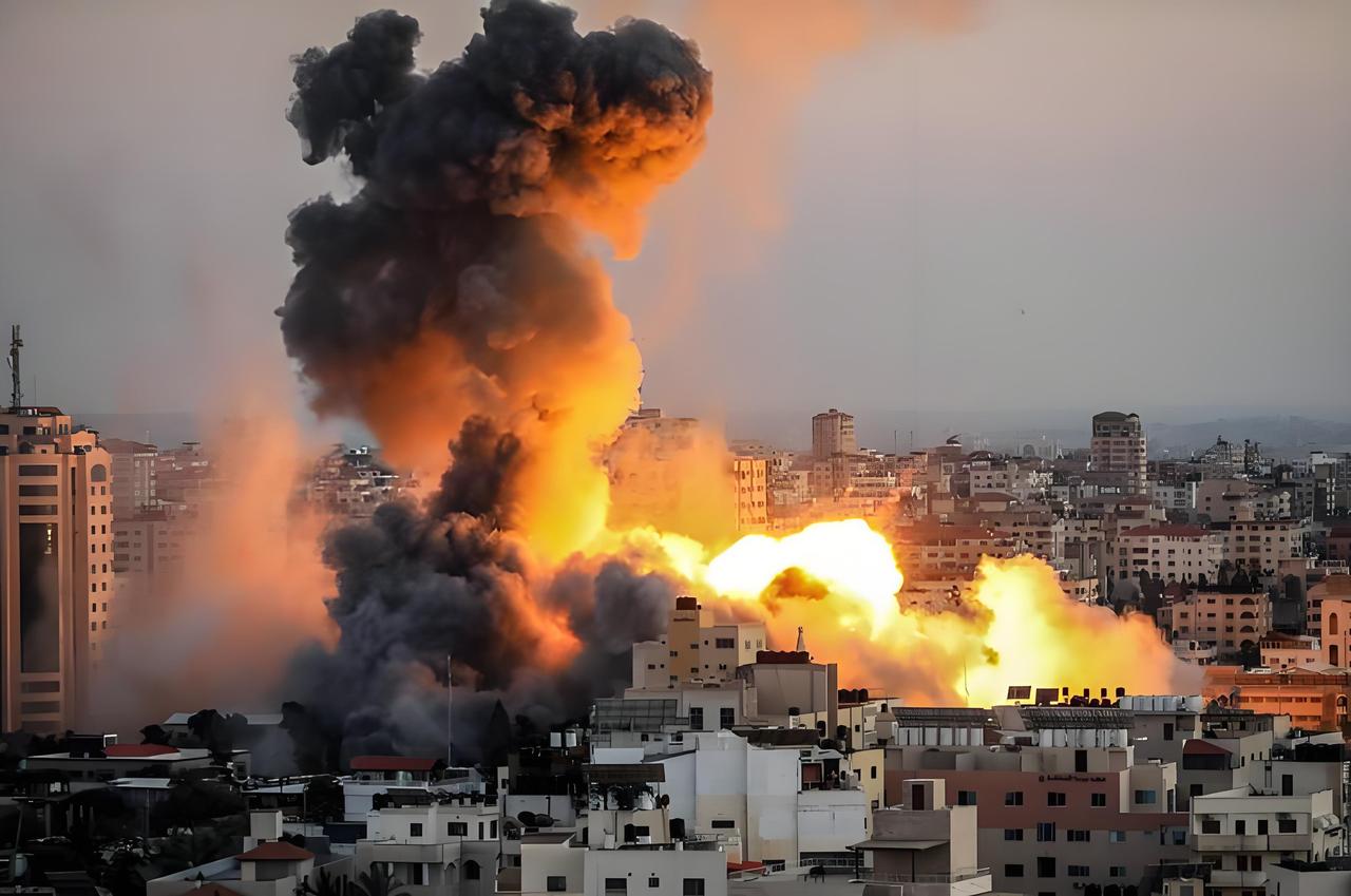 伊朗这波反击，直接打肿美帝的脸！之前说伊朗怂、不敢还手的，全被狠狠打脸了！