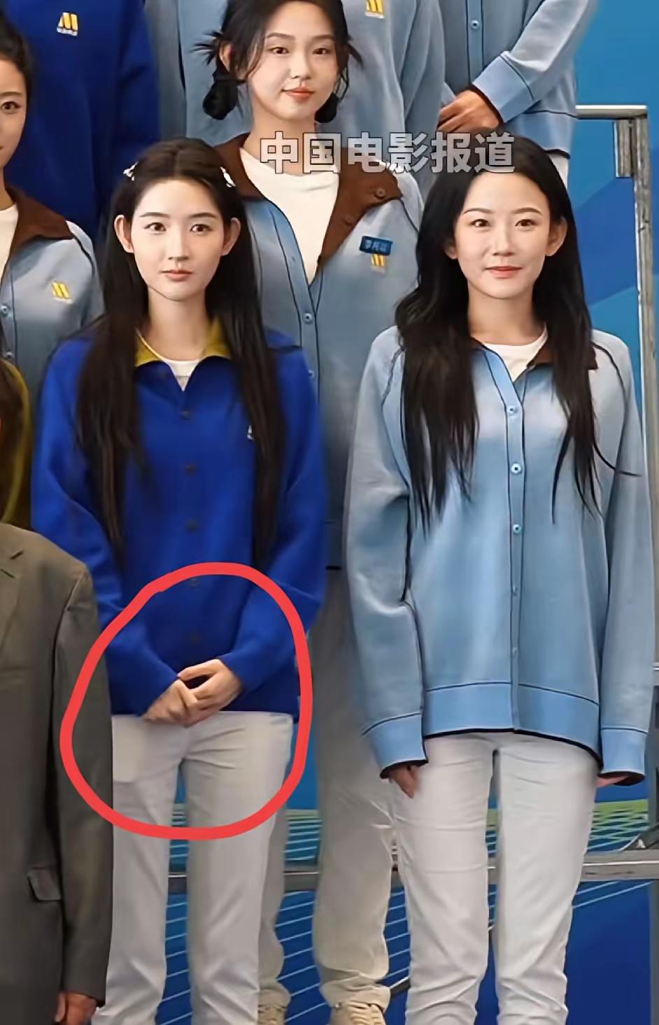 王玉雯怕是这辈子都不想和韩雨彤同框了吧！手都快掐一起的后悔模样，妥妥是当了最无辜