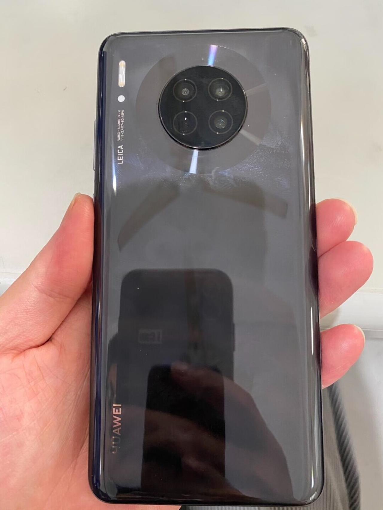 话说还有多少人2026年了还在用Mate30？2026年，这台华为Mate3