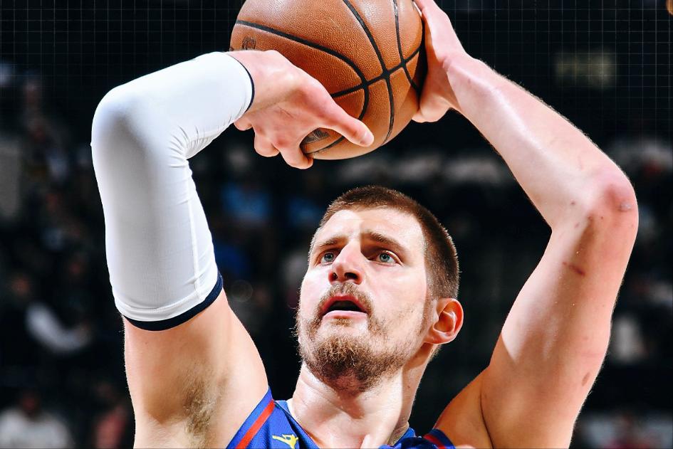 全是算计！掘金发力夺第三，马刺错失避战良机。4月13日，NBA结束82轮