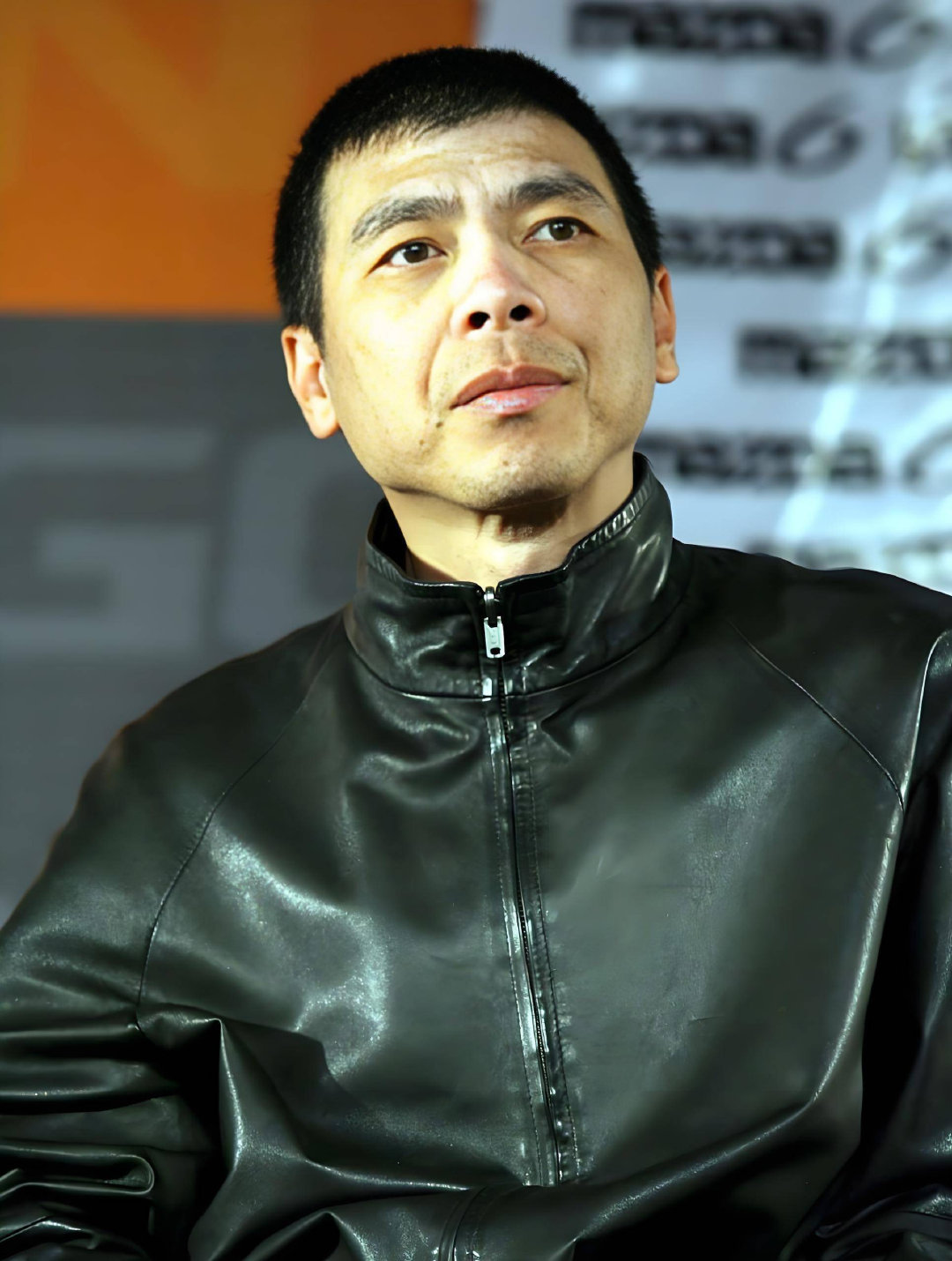 #冯小刚直言对不起投资方#新片《抓特务》票房1.19亿，实际结算成本1.65亿，亏损已成事实。冯小刚