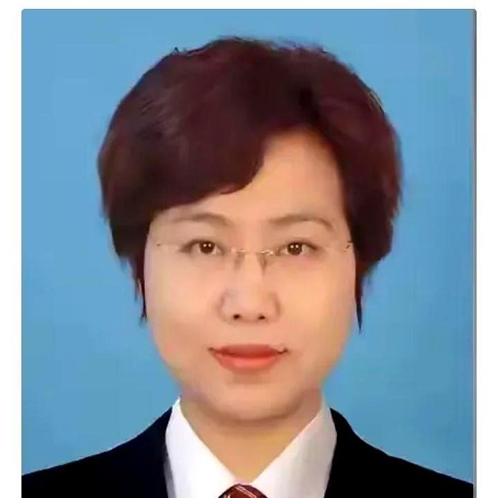 提起陈春梅这个名字，外界或许略感陌生。但若加上“陈同志的孙女”这个前缀，这分量立