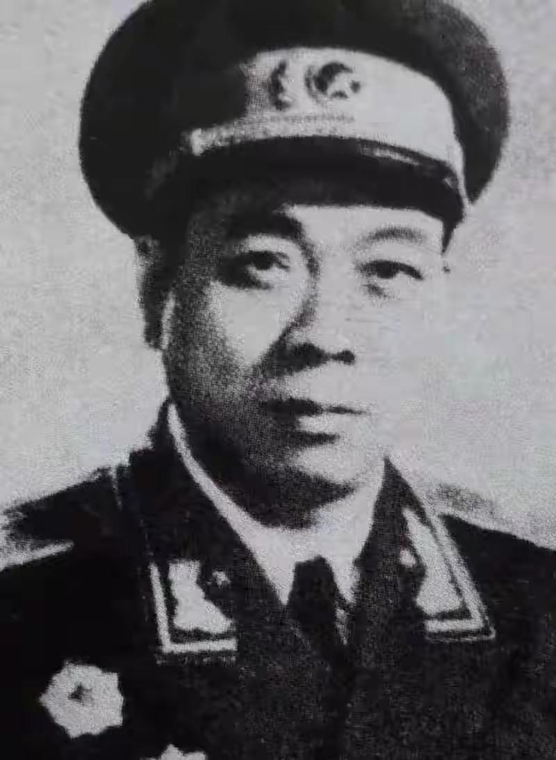 1948年，解放军20旅旅长吴忠坚持打一仗，政委不同意，吴忠见无法说服众人，拍桌