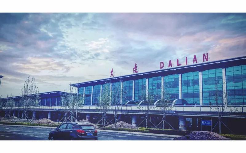 大连在东北三省绝对算最繁华的城市之一。从夜景灯光图来看，沈阳繁华区域面积排东北第