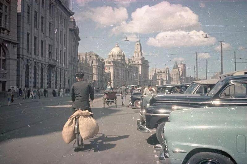 一组1949年10月的上海老照片前苏联摄影师VladislavMikosha，