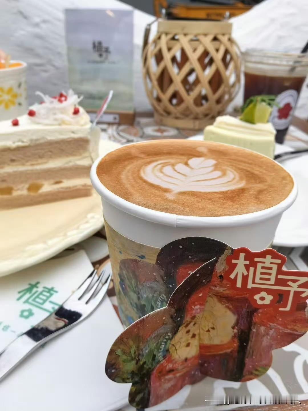 闺蜜离婚的理由，让我沉默了昨天被闺蜜喊出来喝咖啡，刚坐下她就说：“我要离婚了