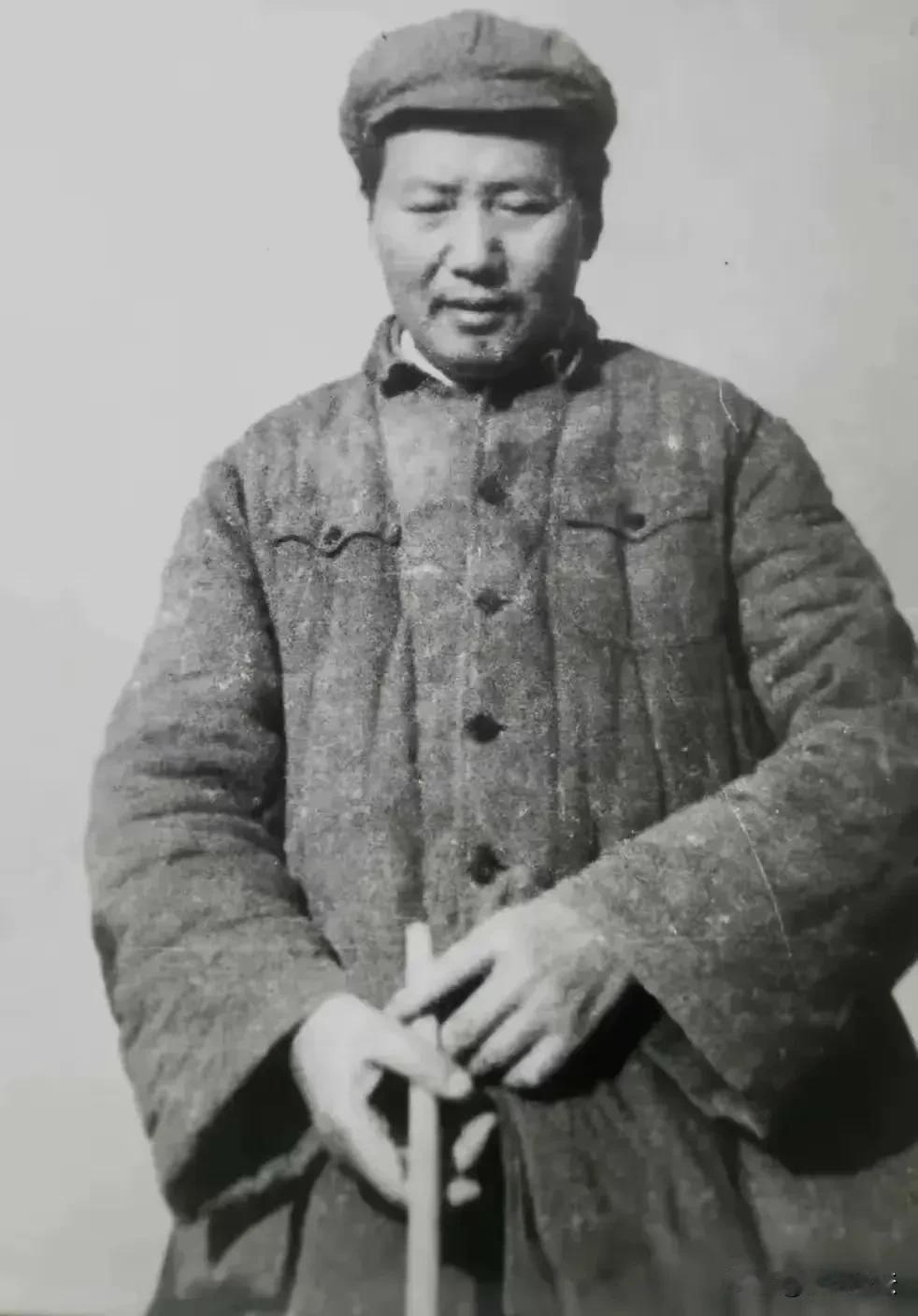 人再难，难不过毛主席！四五十岁的男人，如果感到痛苦、压抑、绝望，都应该好好看看毛